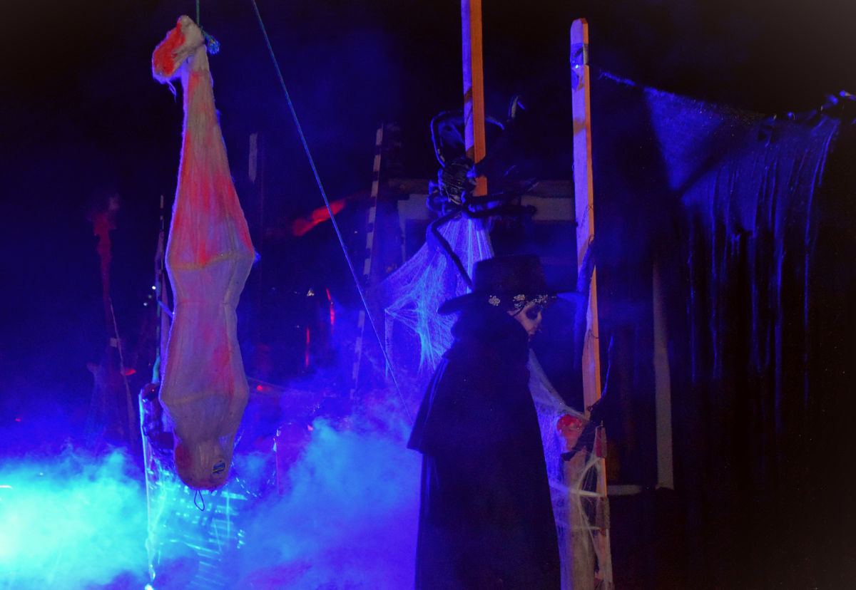 100721-smt-news-haunted-hills-006.jpg